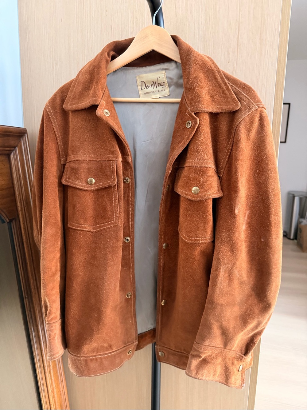 Men’s Suede Trucker Jacket in Rust Brown